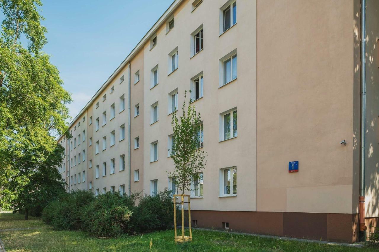 Mieszkanko Na Stawki Netflix Apartment Warsaw Exterior photo